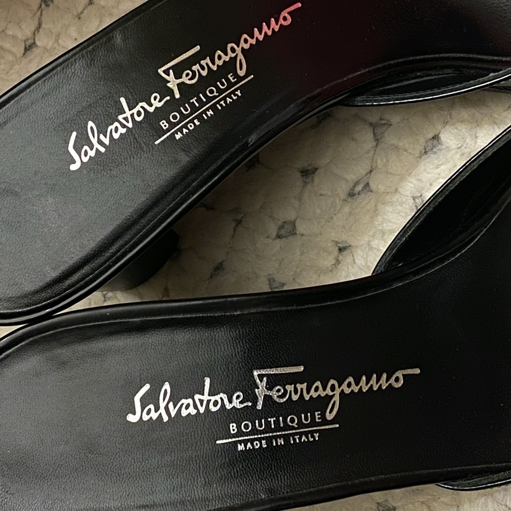 SALVATORE FERRAGAMO Authentic Horse Bit Heels 10 - Picture 4 of 7